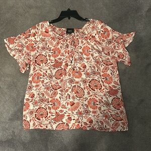 Women’s short sleeve blouse size Large. W5 brand